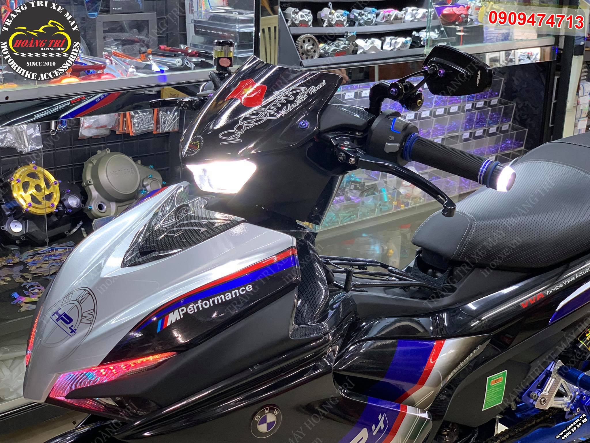 Gù tay lái có đèn - Xi nhan HTR